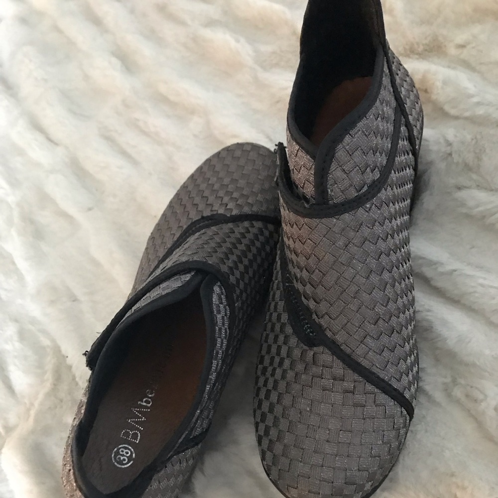 new Bernie Mev euro size 38 silver ankle boot